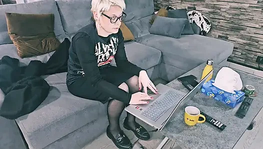 Olgun MILF vajinamla çalışmak ya da dildo arasında seçim yapmak zorundaydım