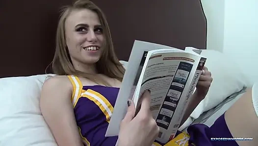 Yarakla azdıran ponpon kız Soleil Marks