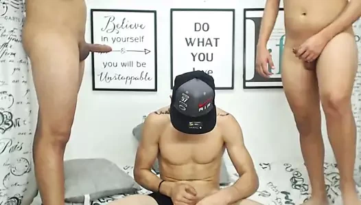 Birçok adam kahrolası bir busty latina