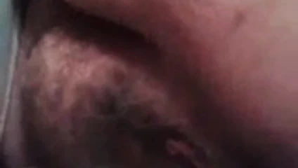 Beyaz kız beyaz oğluna boyun eğiyor