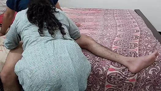 Hintli üvey anne aniden evi aradı ve her şeyi istedi