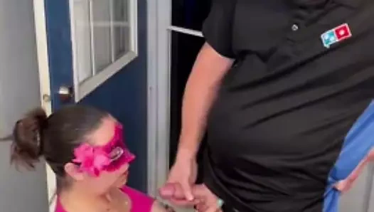 Domino'nun pizzacısını ilk kez yalıyor!