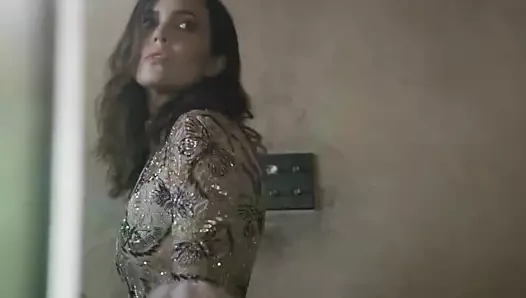 Mandy Moore -L'OfficielAU Fashion Book