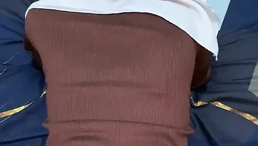 Ağzına tesettür giyiyor