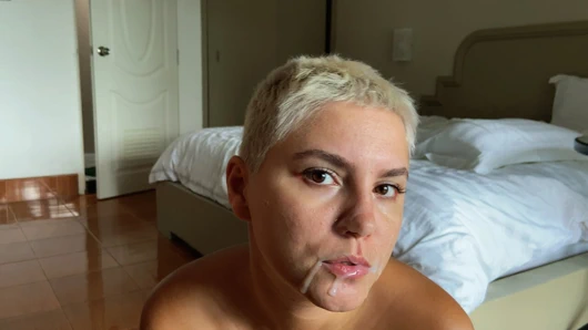 Oops! Üniversitenin ilk gününde erkek arkadaşımı oda arkadaşımla aldattım, sürtük müyüm?