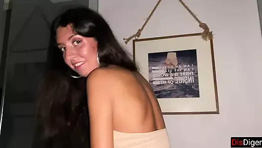 Azgın kız gece kulübü tuvaletinde seks yapmayı kabul etti