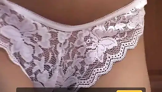 İç çamaşırlı sürtük poz verdi