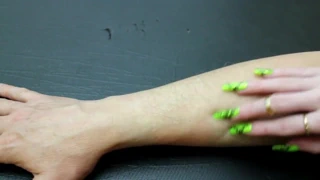 Tırnak tırmalama kolu