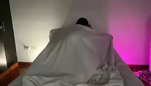 Yatma zamanı sikiş zamanına dönüştü