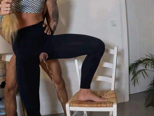 Fışkırtma ve arkadan sikiliyorum!