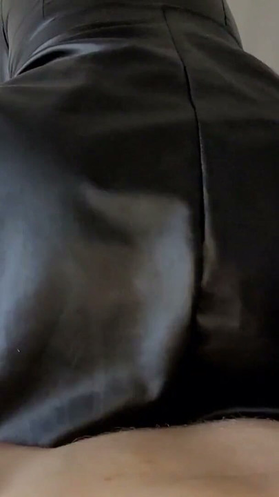 Alman amatör milf munichgold verir handjob içinde wetlook elbise ve gets becerdin itibaren arka | Klip 1
