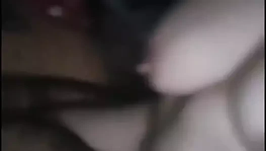 Islak amcığımı yediriyorum