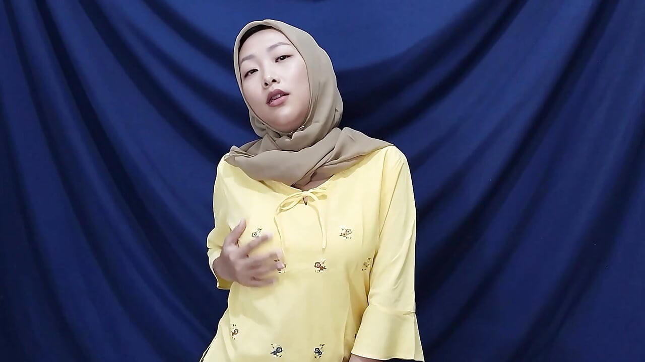 Tesettürlü Filipinli kadınlar komşuyla mastürbasyon yapıyor