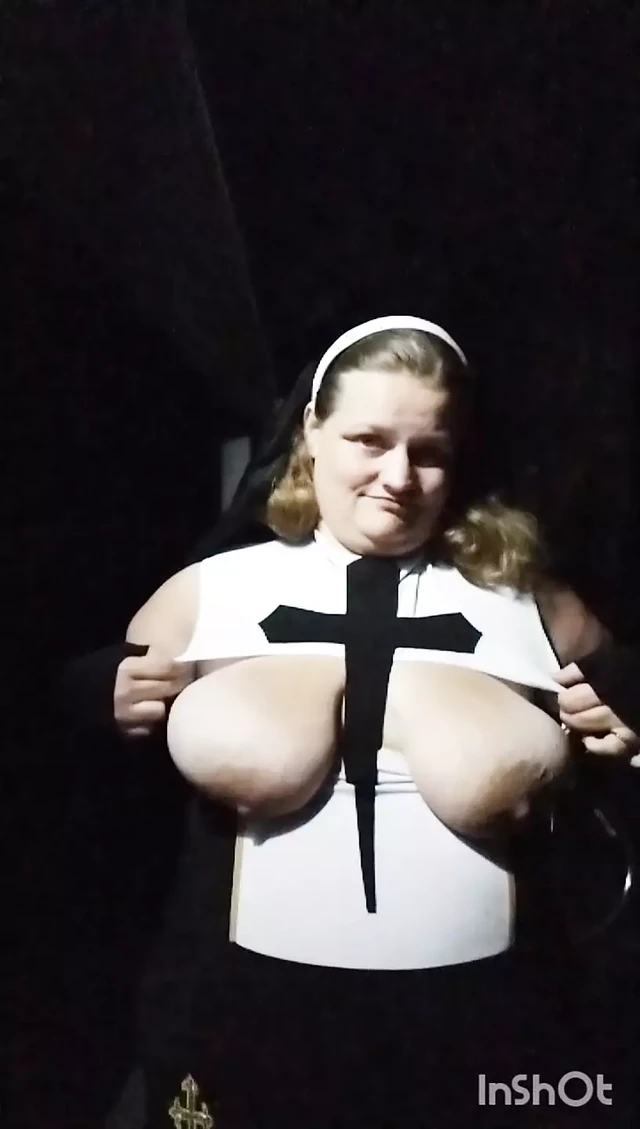 Сло-мо сексуальная игра сисек