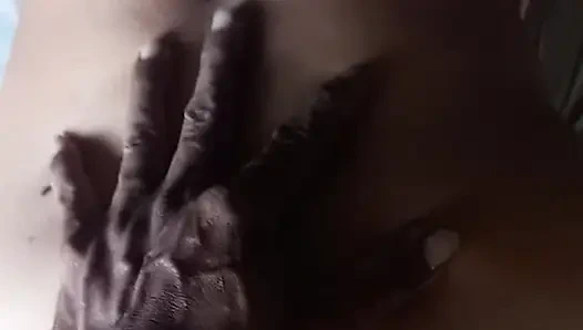 yeni videolar için tekrar geri döndüm, yüklenmek için daha fazla video için bizi izlemeye devam edin