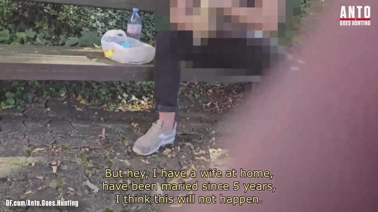 Random hetero married Guy at the park accepts my offer and tries his first gay blowjob at his lunch break