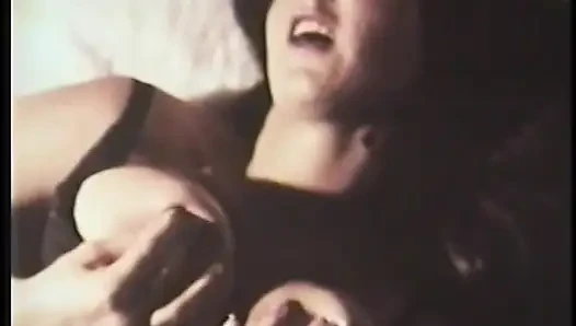 Çıplak retro güzelliklerin koleksiyonunu izlemenin tadını çıkarın