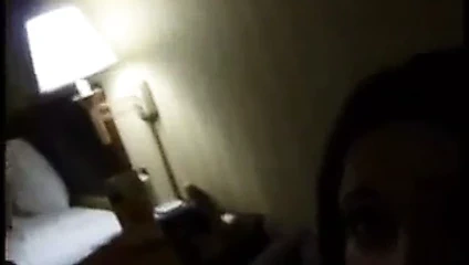 O gerçekten yüzünün her yerinde senin boşalmanı istiyor