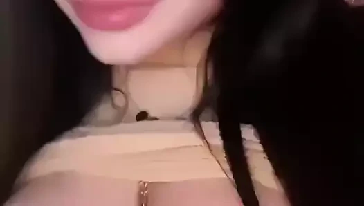 Ms göğüsleri (büyük Latin göğüsler)