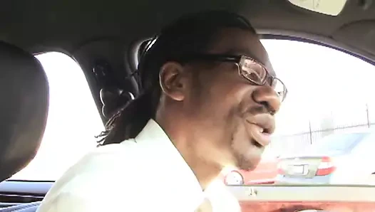 Azgın sürtük Sara Monroe sıkı amını kalın siyah bir göte gerdiriyor-- sapık orta yaşlı seksi kadınlar