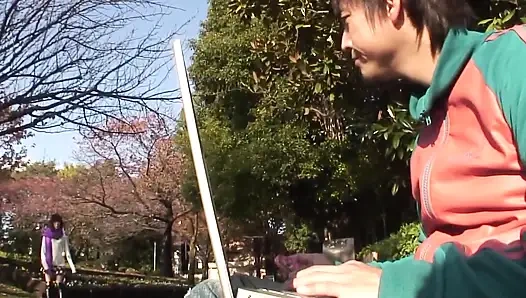 Orient hizmetçiler sahne 1_slim Asyalı hizmetçi mahiru tsubaki mastürbasyon yapıyor ve iki yarakla sikiliyor