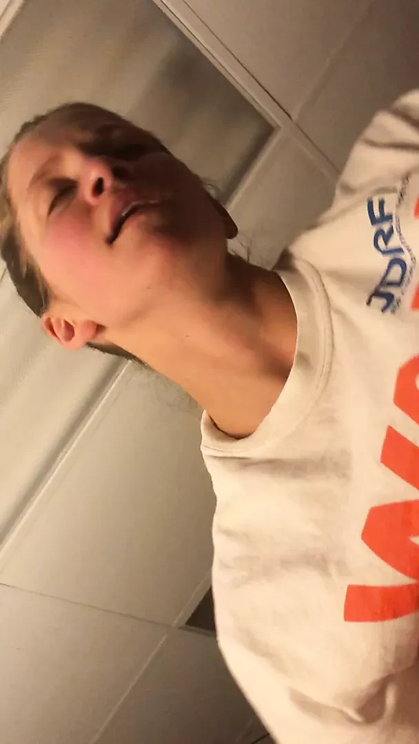 Eski kız arkadaş bir fahişe ve bir dolandırıcı olmayı seviyor lol