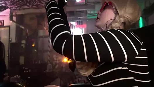 Bir çift döllenmiş külot için yeni yarak gerekiyordu