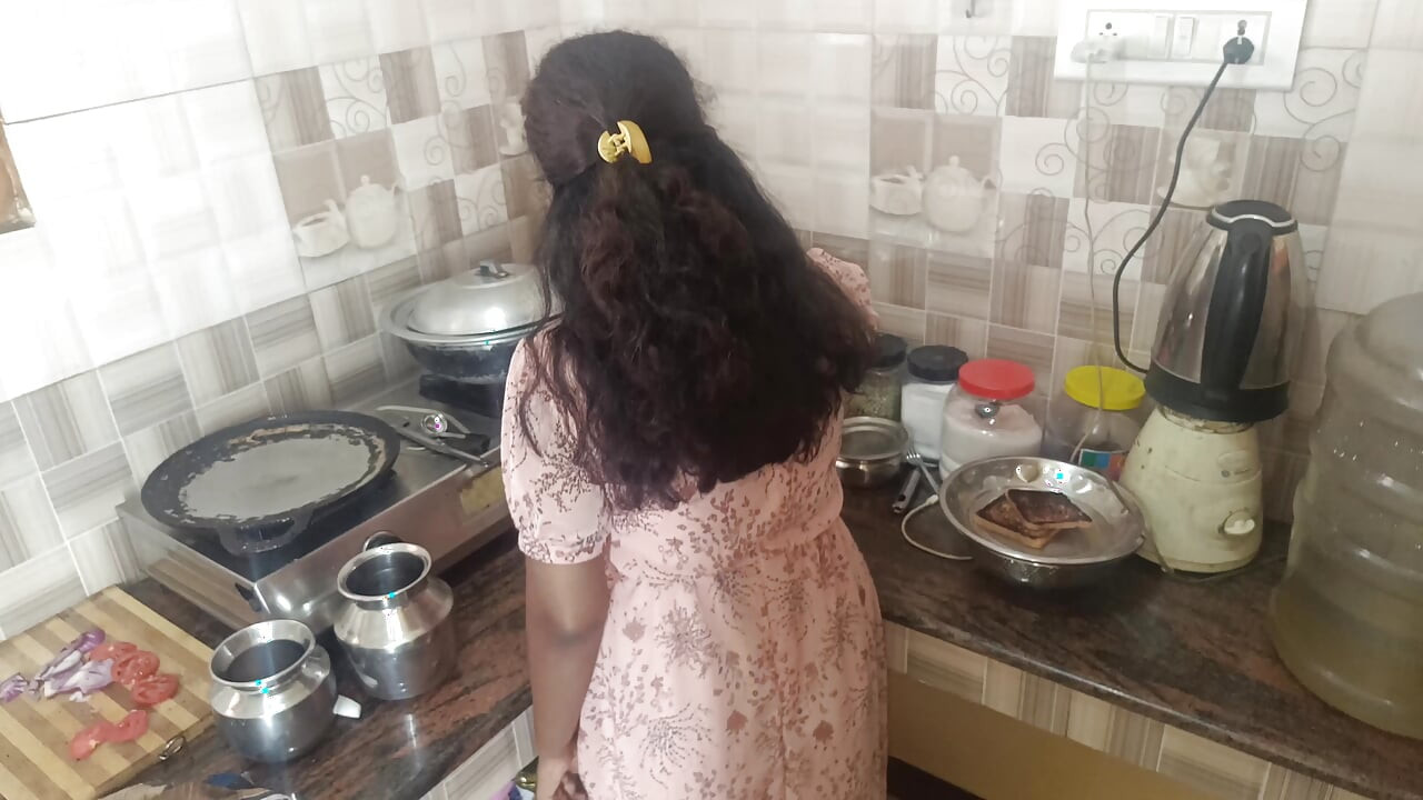 Housewife kitchen hot romance