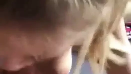 Hatunum beni emmeyi seviyor