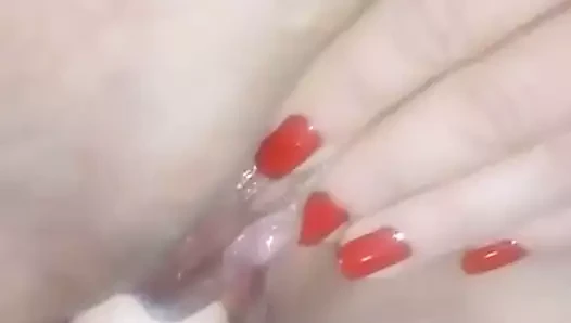 Oyuncağını sürmek iyi hissettiriyor