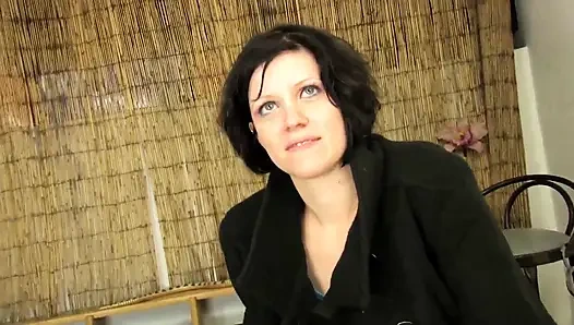 Ateşli Fransız esmer sikiliyor ve filme alındı