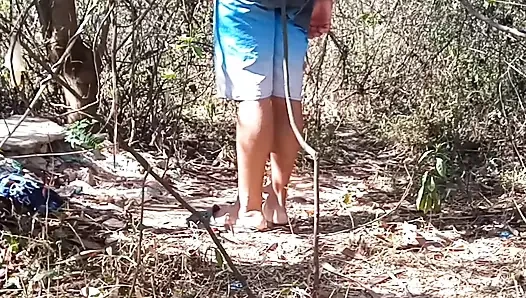 Bu genç zevki ormanda dört ayak üzerinde sikecek miyim?