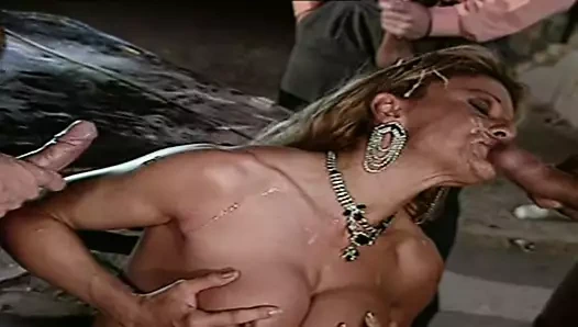 italyan kaslı MİLF alır dolma