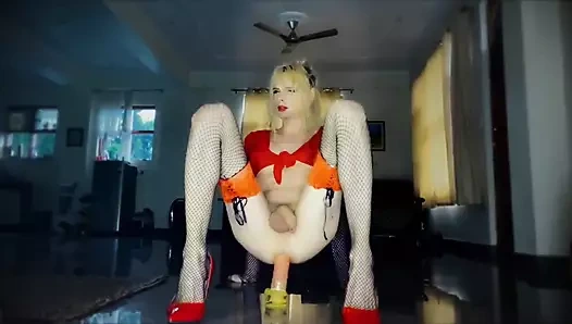 Kadın kılıklı trans sürtük şişman dildoya atlıyor, sert anal eğitim!!