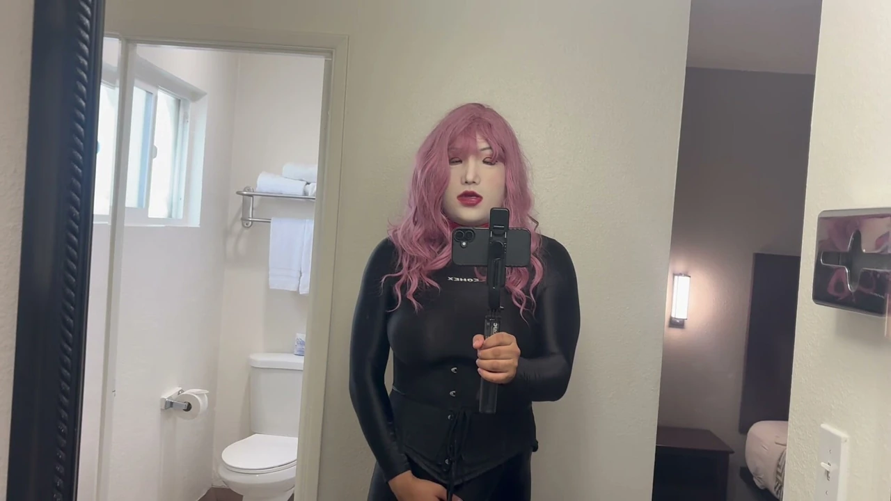Kadın maskeli sissy