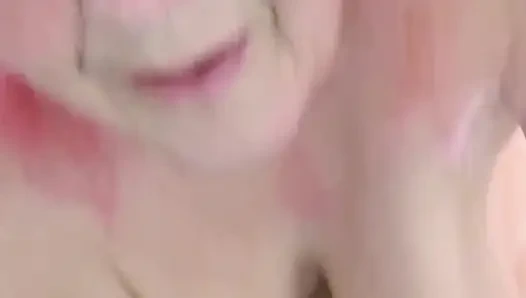 Bana o sikişen cine'i siktiriyorsun