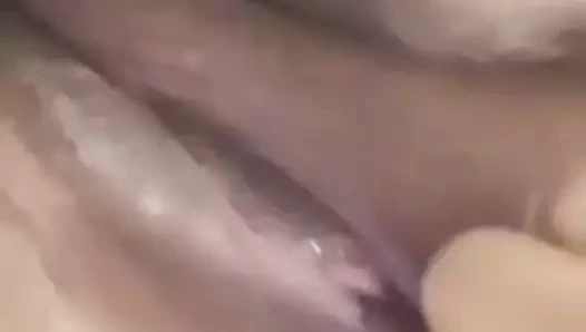 Babana o kediyi göstermek isteyen başka biri