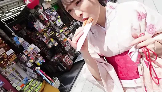 Saf beyaz ince vücut ve beyaz şeftali! Şehir merkezinde büyüyen yeni mezun ofis hanımı!