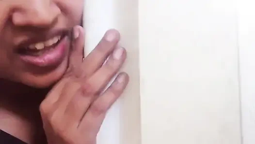 Kayınpederim oğlunun arkadaşlarının geldiğinde fırsat arayan biriydi