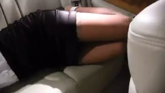 Karanlık sokakta sıkışmış