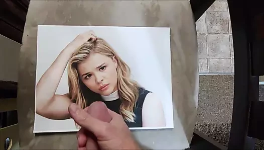 Chloe Moretz boşalma anısına 013
