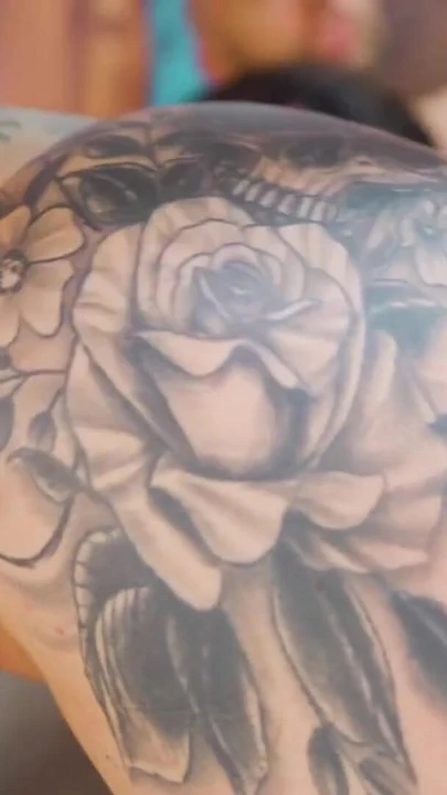 Ateşli fışkırtmalı seks partisi içindeki mürekkepli kızlar anal sikiş, oral seks ve çifte penetrasyon! | Klip 1