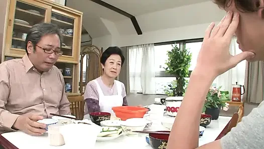 Nobue Tahara - 70'lerinde bir kadının vajinal boşalma ile hiçbir sorunu yok.