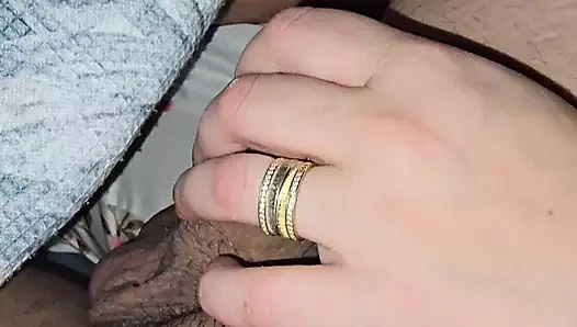 Üvey anne utanmadan Hintli üvey oğlunun büyük yarağına giriyor