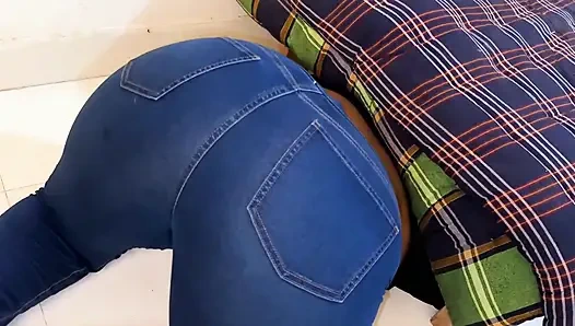 Open Big Boobs & Huge Ass Hot Maid in Tight Jeans Stuck Under Bed & I Started Masturbat After Seeing