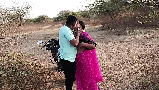 Hintli Marathi kavita teyze erkek arkadaşı Tatya ile sikişiyor