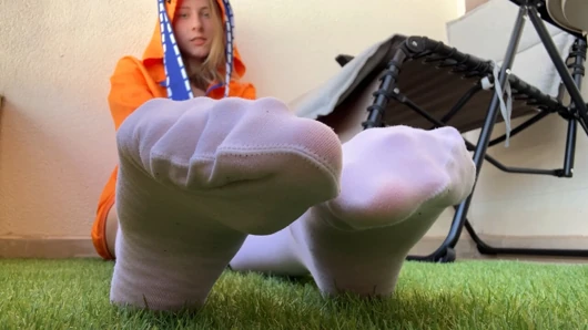 Pure White Socks Pixie Garden Tease - Outdoor Foot Worship to Bedroom Suck