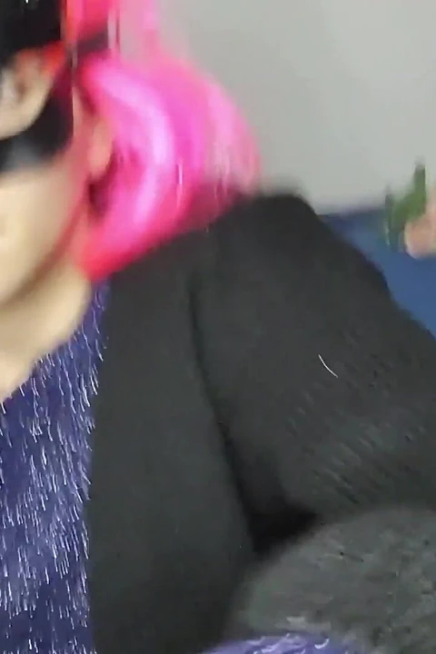 Gel Büyük Doğal Göğüslerimle Ve Çekici Amcık Maskemle Boşalmamı Izle