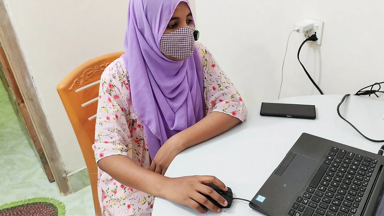 Indian hijabi bhabhi Promotion fuck from office boss Desi xxx