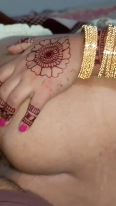 Yeni evli Desi Hint kızı doyasıya tatmin oldu | Bölüm 1